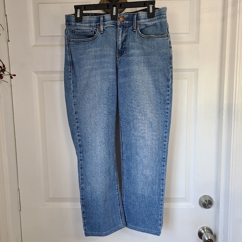 (1468) Levi Strauss Woman's Perfect Waist  525 Blue Jeans, Size: 8M Color: Blue